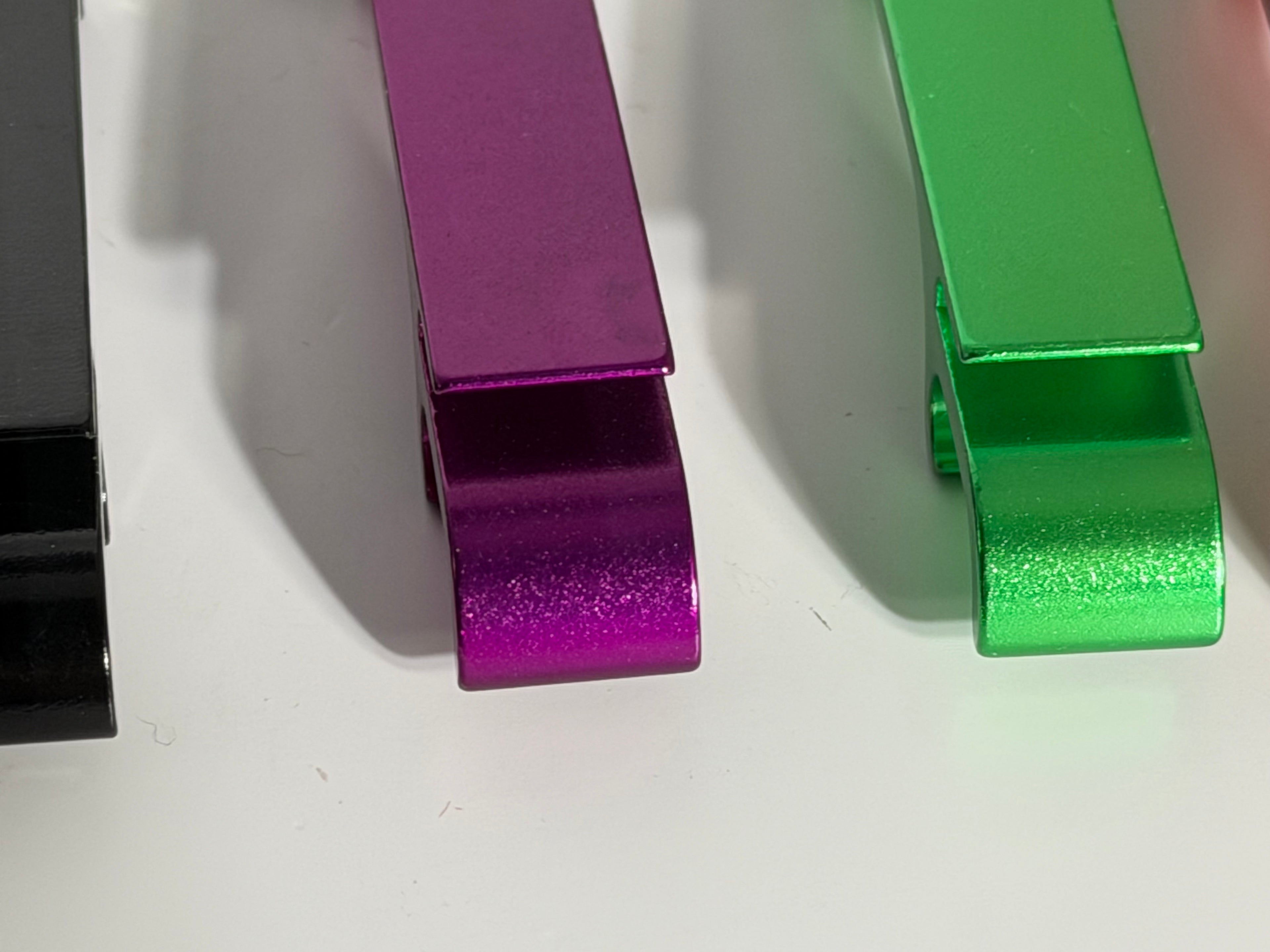 "Mein täglicher Helfer" Personalisiertes Logo Gravur Öffner mit Schlüsselanhänger