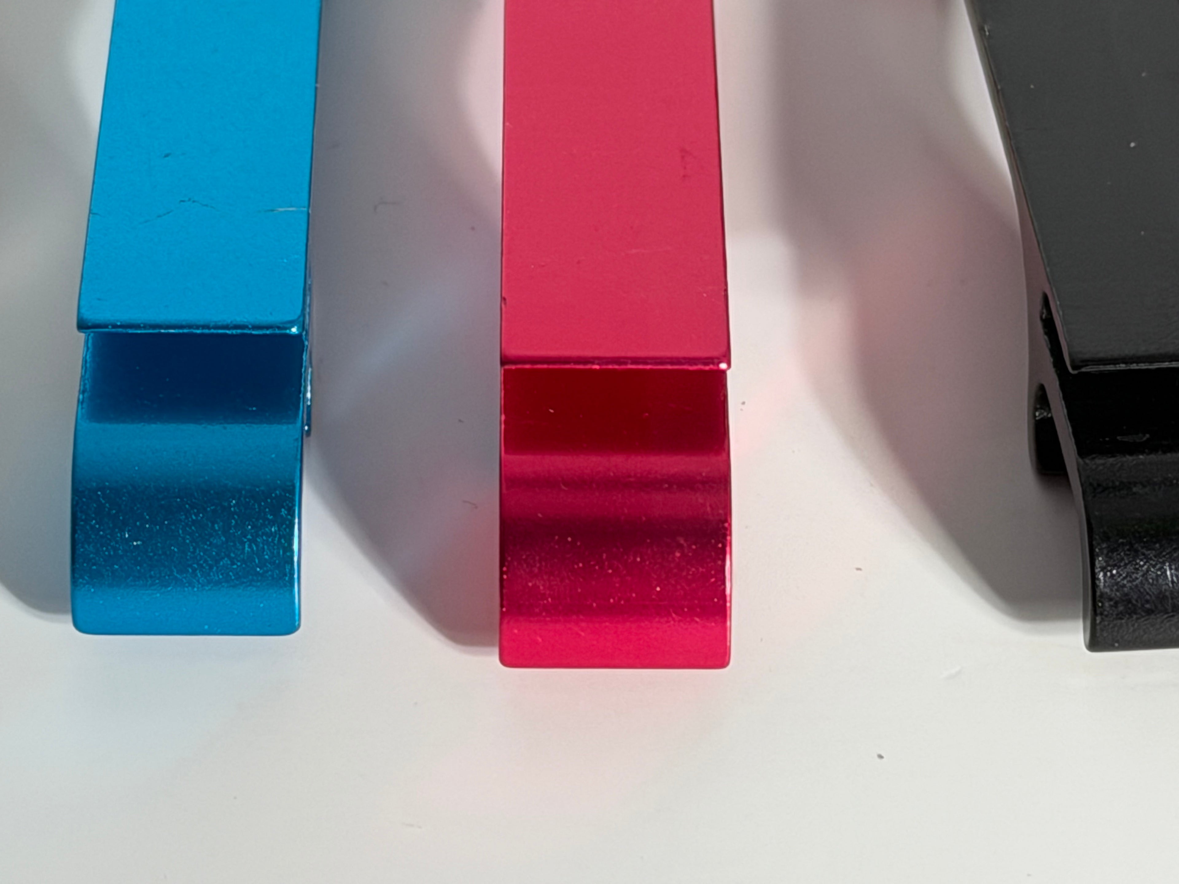 "Mein täglicher Helfer" Personalisiertes Logo Gravur Öffner mit Schlüsselanhänger